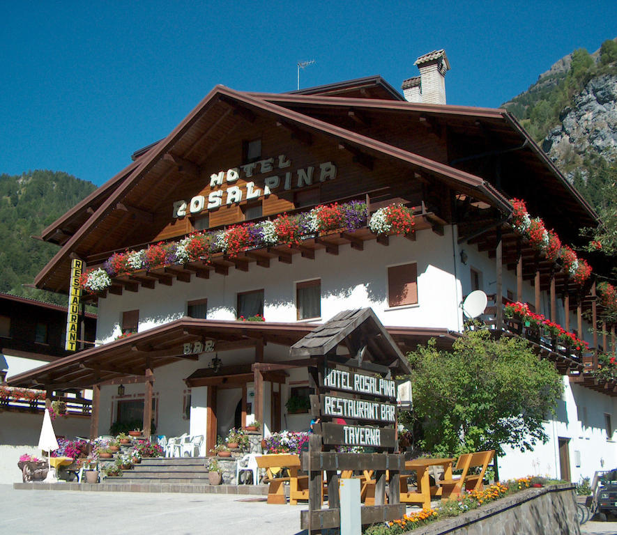 Hotel Rosalpina Rocca Pietore Exterior foto
